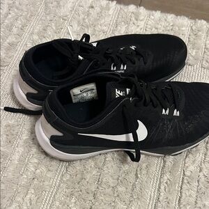 Nike women’s black & white shoes